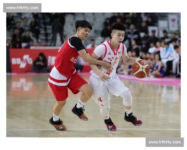 日本女篮顽强拼搏挑战美国女篮 强强对决激烈角逐展现篮球魅力